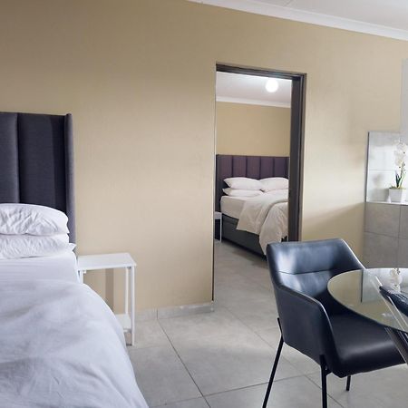 Cosmo Sleepover Roodepoort Zewnętrze zdjęcie
