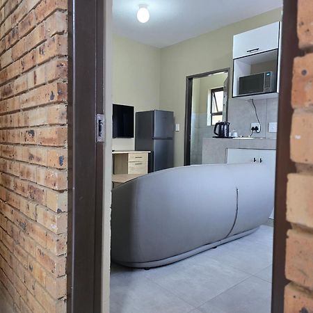 Cosmo Sleepover Roodepoort Zewnętrze zdjęcie
