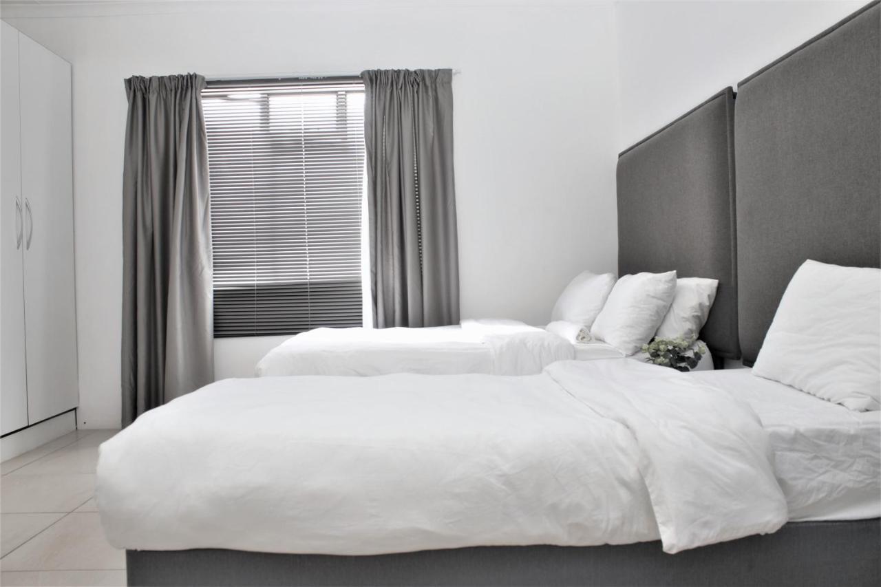 Cosmo Sleepover Roodepoort Zewnętrze zdjęcie