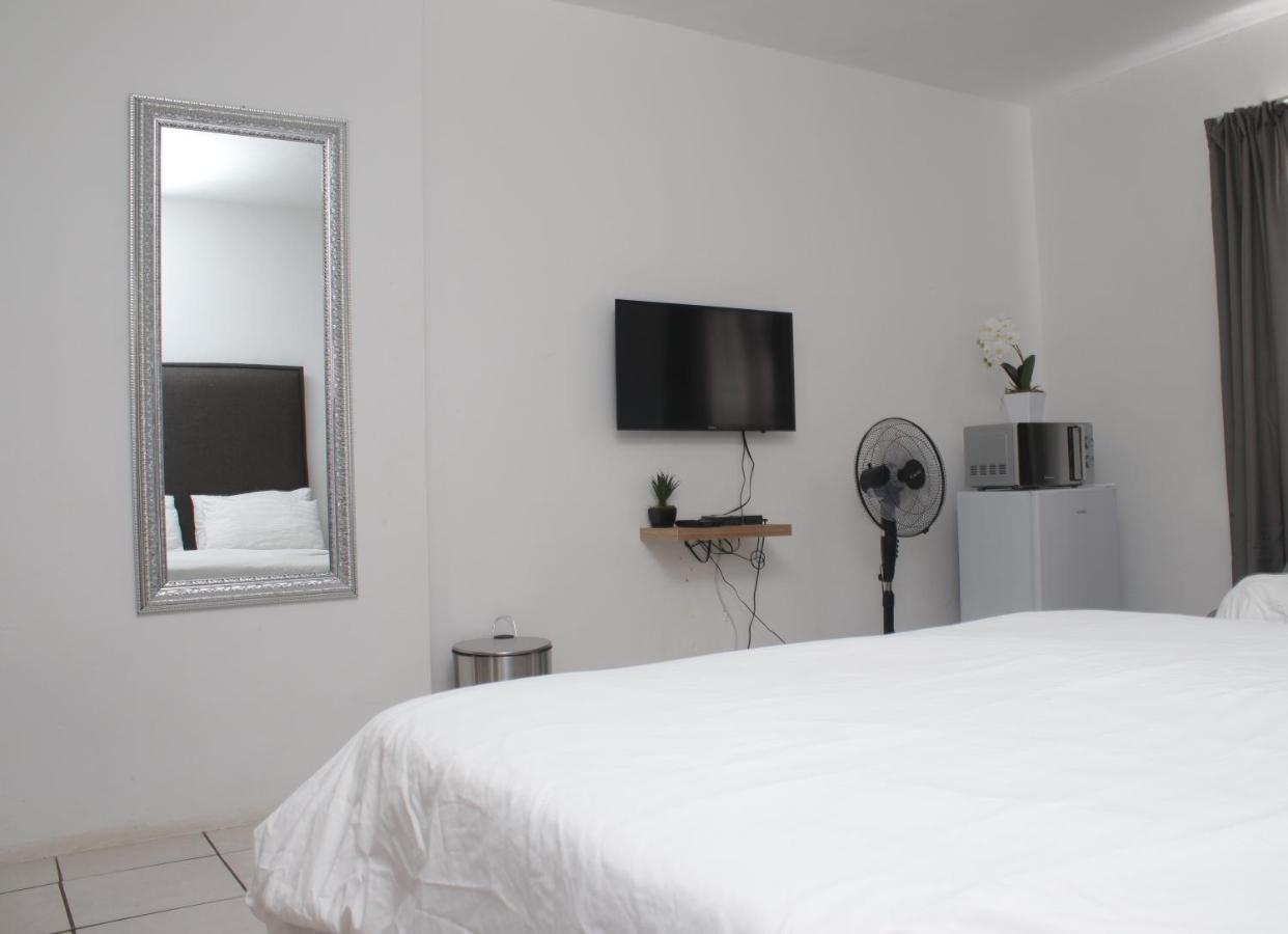 Cosmo Sleepover Roodepoort Zewnętrze zdjęcie